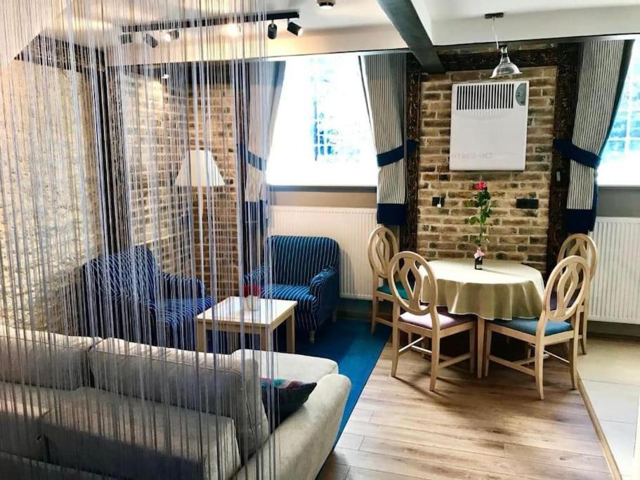 Charming Loft Near Old Town Apartment